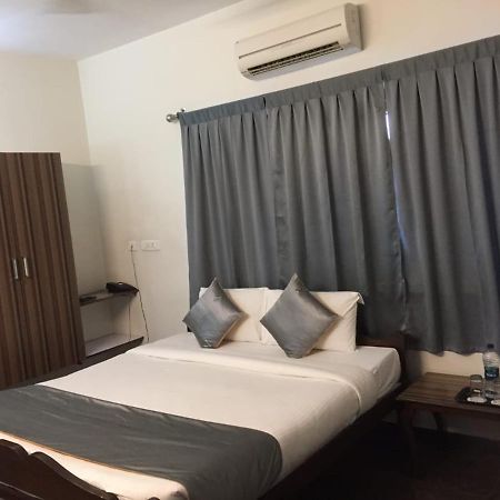 Pp Residency Hotel Covelong Ngoại thất bức ảnh