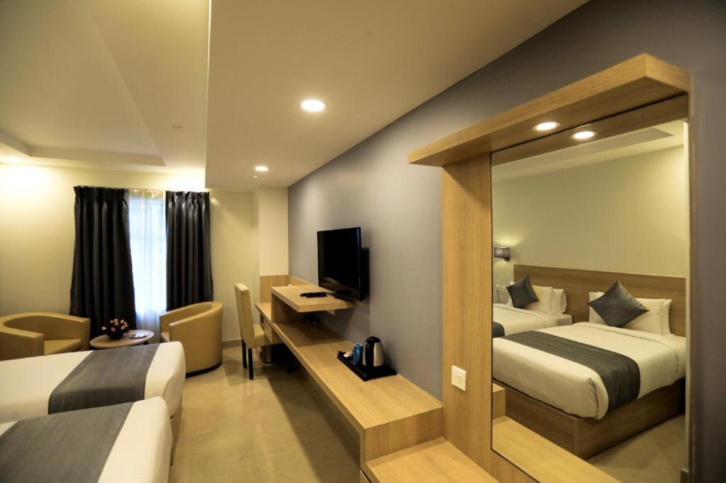 Pp Residency Hotel Covelong Ngoại thất bức ảnh